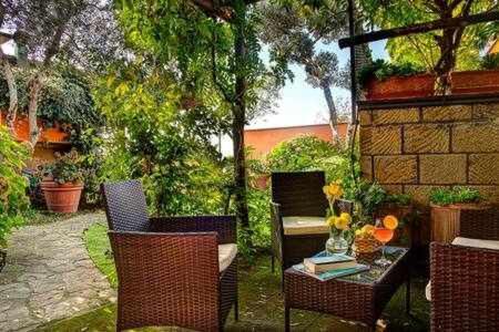 מסה לוברנסה Gocce Villas - Villa De Flores Country Style Villa With Pool מראה חיצוני תמונה